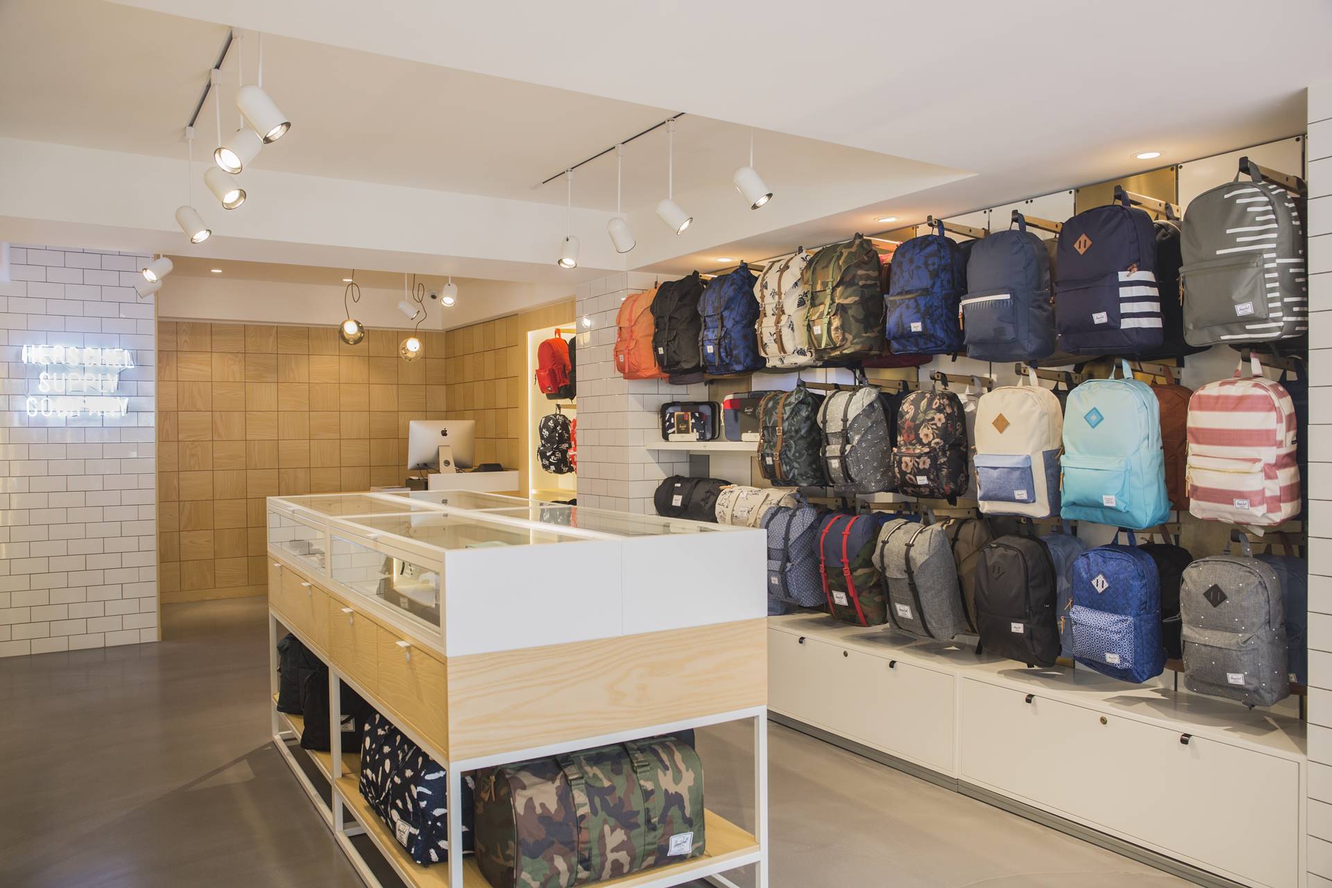 店面裝潢｜Herschel Supply Co.｜元典設計