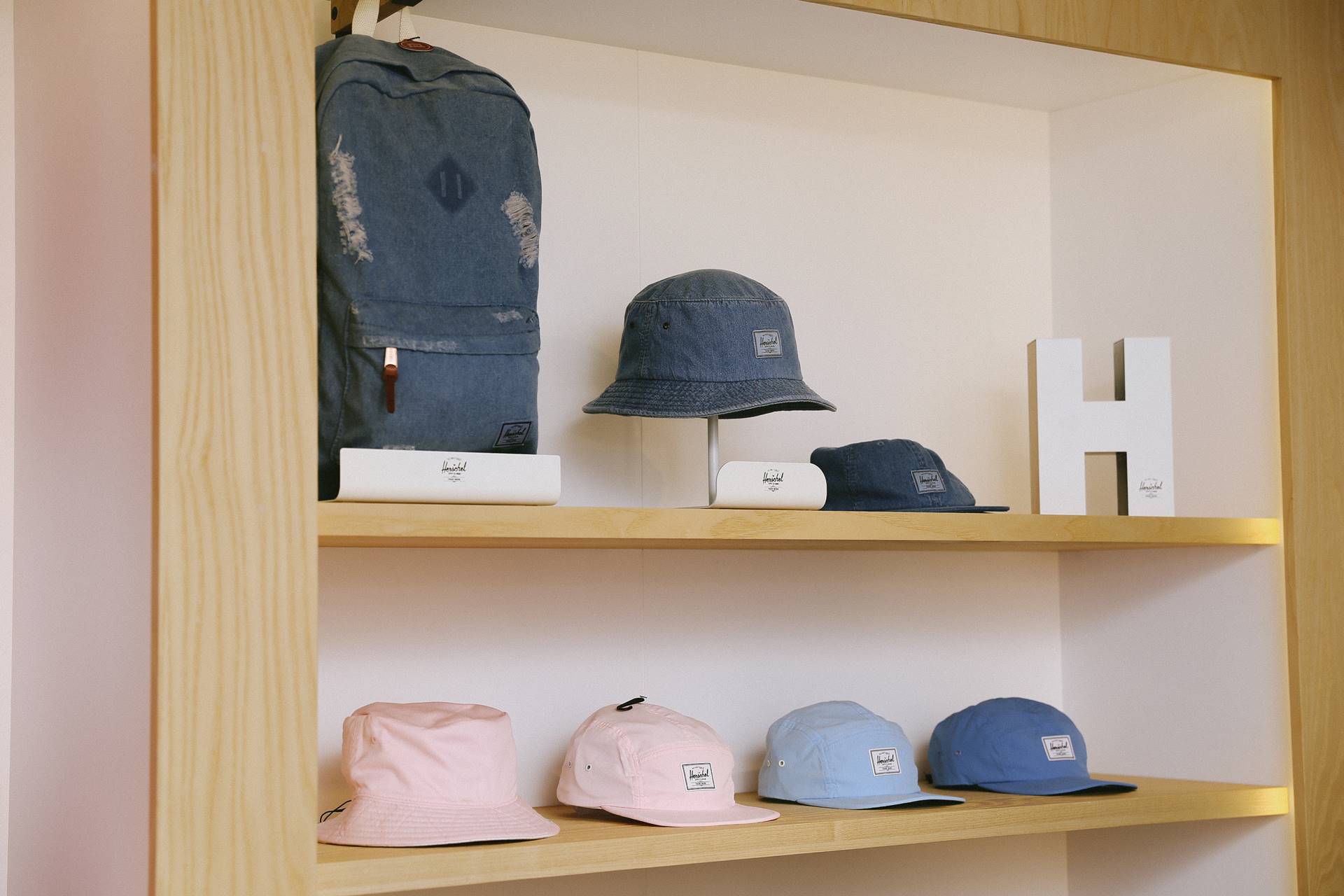 店面裝潢｜Herschel Supply Co.｜元典設計